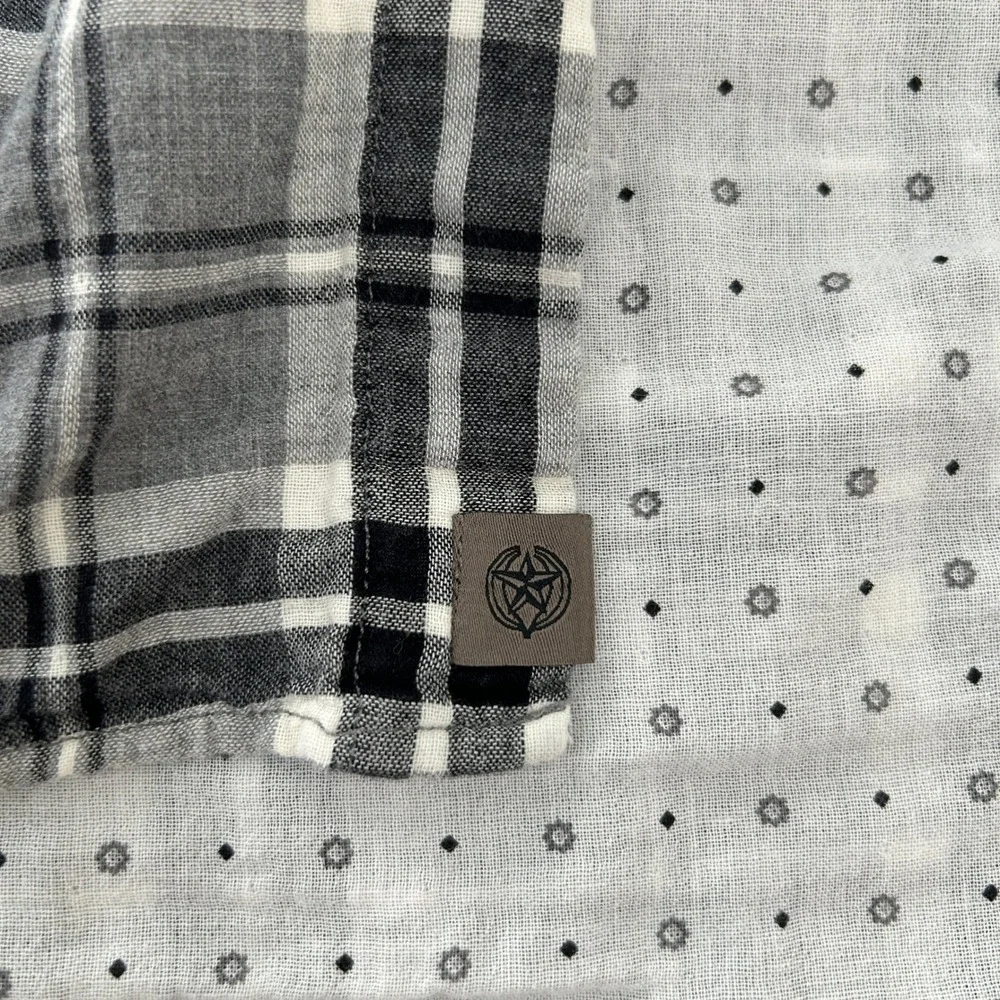 Banana Republic Mens Large Grey Black Plaid Untucked Slim Fit Button Down Shirt